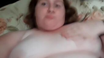 Big Ass Bbw Gets Off On Webcam